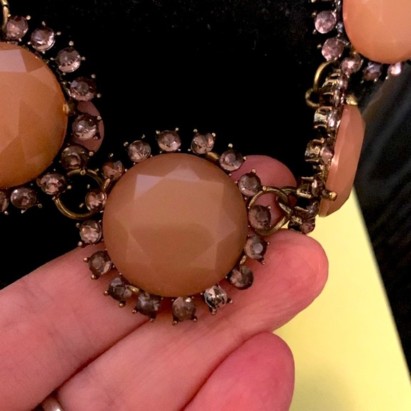 Elegant peach Statement Necklace - Picture 3 of 4